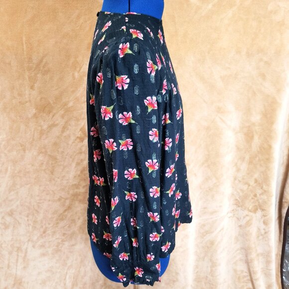 Loft Black Floral Knit Long Sleeve Blouse SP Petite With Sparkles - Picture 6 of 13